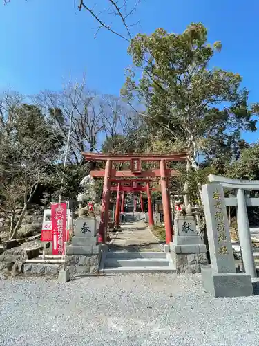 若光稲荷神社(曩祖八幡宮境内社)の鳥居