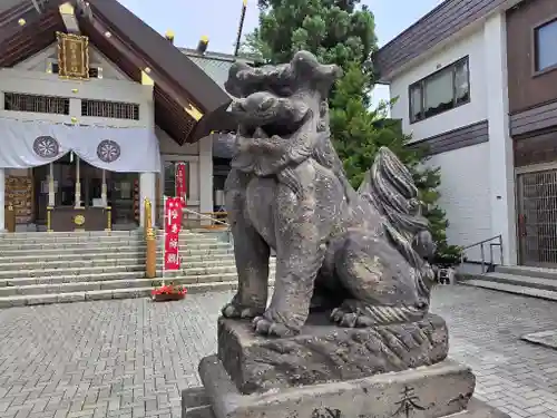 烈々布神社の狛犬