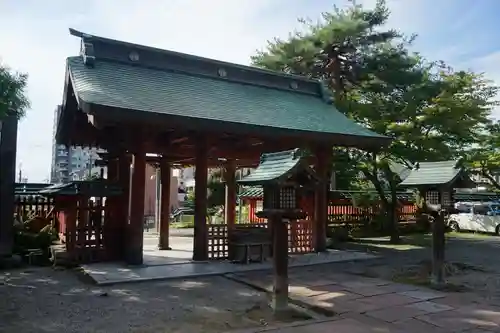 尾崎神社の山門・神門