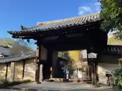 不退寺の山門