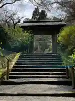 明月院の山門・神門