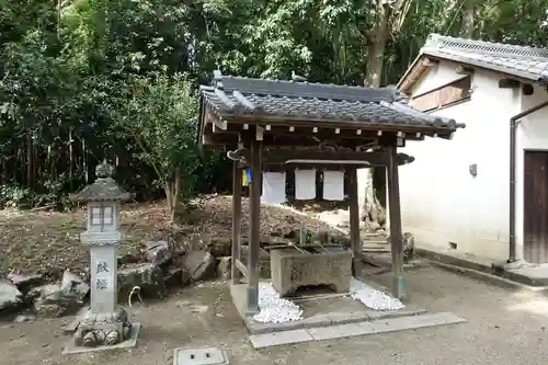 佐紀神社（西畑）の手水舎