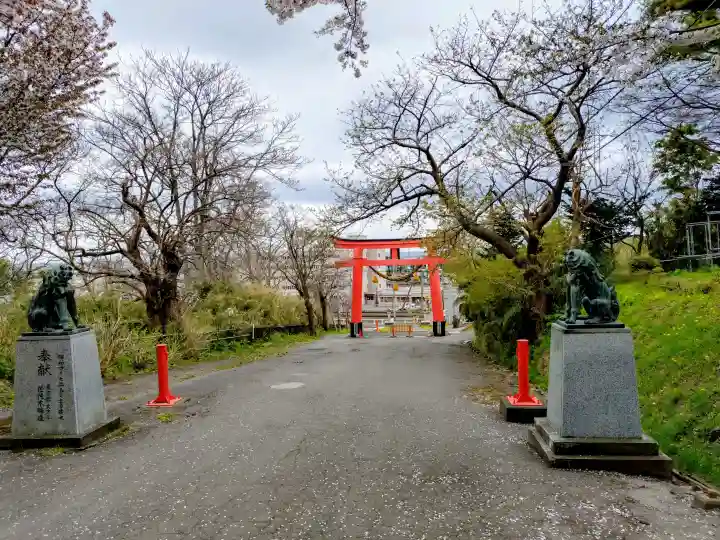 虻田神社の{uncategorized: "未分類", other: "その他", undefined: "問題あり", building: "その他建物", grave: "お墓", sacred_gate: "鳥居", guardian: "狛犬", statue: "像", buddha: "仏像", history: "歴史", nature: "自然", garden: "庭園", animal: "動物", pagoda: "塔", temizu: "手水舎", mountain_gate: "山門・神門", sanctuary: "本殿・本堂", subordinate: "末社・摂社", art: "芸術", scenery: "景色", jizo: "地蔵", ema: "絵馬", goshuin: "御朱印", omikuji: "おみくじ", items: "授与品その他", amulet: "お守り", goshuincho: "御朱印帳", eats: "食事", festival: "お祭り", votive_dance: "神楽", shichigosan: "七五三参", wedding: "結婚式", experience: "体験その他", initially: "初詣", around: "周辺", anti_infection: "感染症対策"}