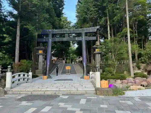 諏訪大社下社秋宮(長野県)