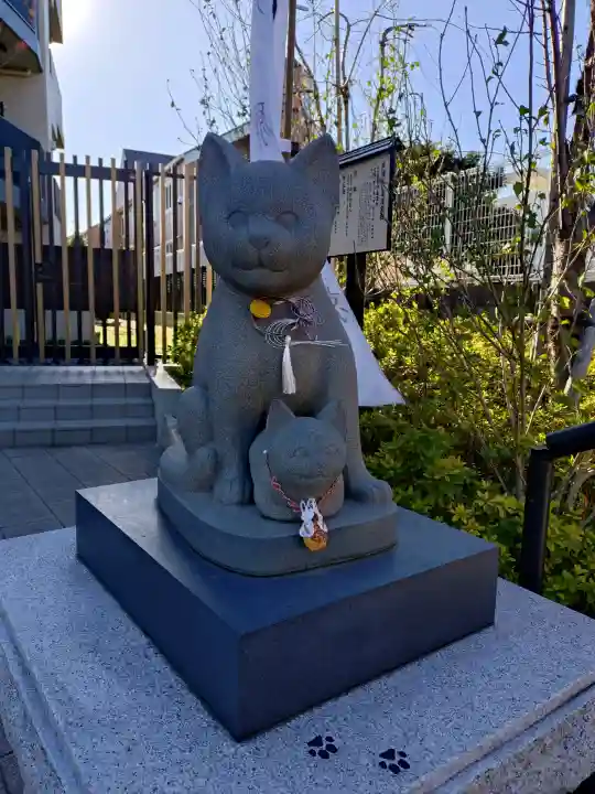 駒込妙義神社の{uncategorized: "未分類", other: "その他", undefined: "問題あり", building: "その他建物", grave: "お墓", sacred_gate: "鳥居", guardian: "狛犬", statue: "像", buddha: "仏像", history: "歴史", nature: "自然", garden: "庭園", animal: "動物", pagoda: "塔", temizu: "手水舎", mountain_gate: "山門・神門", sanctuary: "本殿・本堂", subordinate: "末社・摂社", art: "芸術", scenery: "景色", jizo: "地蔵", ema: "絵馬", goshuin: "御朱印", omikuji: "おみくじ", items: "授与品その他", amulet: "お守り", goshuincho: "御朱印帳", eats: "食事", festival: "お祭り", votive_dance: "神楽", shichigosan: "七五三参", wedding: "結婚式", experience: "体験その他", initially: "初詣", around: "周辺", anti_infection: "感染症対策"}