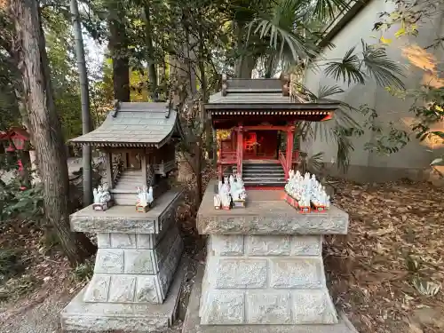冠稲荷神社の{uncategorized: "未分類", other: "その他", undefined: "問題あり", building: "その他建物", grave: "お墓", sacred_gate: "鳥居", guardian: "狛犬", statue: "像", buddha: "仏像", history: "歴史", nature: "自然", garden: "庭園", animal: "動物", pagoda: "塔", temizu: "手水舎", mountain_gate: "山門・神門", sanctuary: "本殿・本堂", subordinate: "末社・摂社", art: "芸術", scenery: "景色", jizo: "地蔵", ema: "絵馬", goshuin: "御朱印", omikuji: "おみくじ", items: "授与品その他", amulet: "お守り", goshuincho: "御朱印帳", eats: "食事", festival: "お祭り", votive_dance: "神楽", shichigosan: "七五三参", wedding: "結婚式", experience: "体験その他", initially: "初詣", around: "周辺", anti_infection: "感染症対策"}