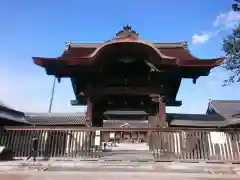 高田本山専修寺の山門