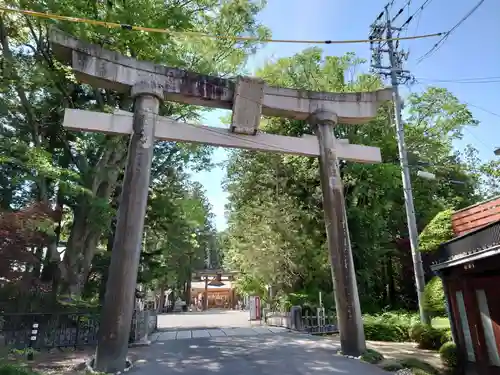 穂高神社本宮の鳥居