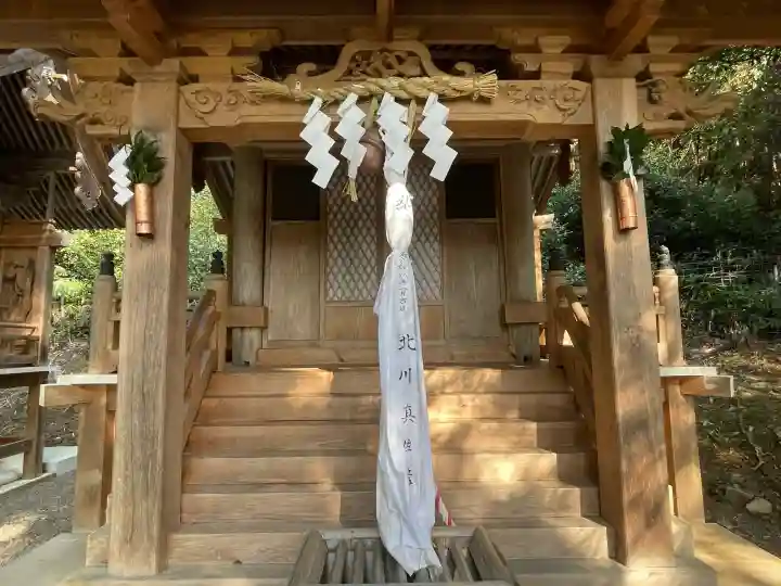 安吉神社の{uncategorized: "未分類", other: "その他", undefined: "問題あり", building: "その他建物", grave: "お墓", sacred_gate: "鳥居", guardian: "狛犬", statue: "像", buddha: "仏像", history: "歴史", nature: "自然", garden: "庭園", animal: "動物", pagoda: "塔", temizu: "手水舎", mountain_gate: "山門・神門", sanctuary: "本殿・本堂", subordinate: "末社・摂社", art: "芸術", scenery: "景色", jizo: "地蔵", ema: "絵馬", goshuin: "御朱印", omikuji: "おみくじ", items: "授与品その他", amulet: "お守り", goshuincho: "御朱印帳", eats: "食事", festival: "お祭り", votive_dance: "神楽", shichigosan: "七五三参", wedding: "結婚式", experience: "体験その他", initially: "初詣", around: "周辺", anti_infection: "感染症対策"}