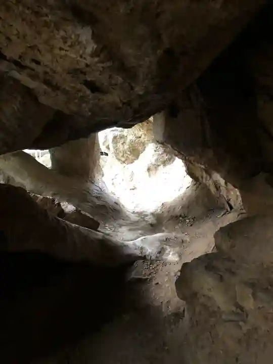 石山寺の{uncategorized: "未分類", other: "その他", undefined: "問題あり", building: "その他建物", grave: "お墓", sacred_gate: "鳥居", guardian: "狛犬", statue: "像", buddha: "仏像", history: "歴史", nature: "自然", garden: "庭園", animal: "動物", pagoda: "塔", temizu: "手水舎", mountain_gate: "山門・神門", sanctuary: "本殿・本堂", subordinate: "末社・摂社", art: "芸術", scenery: "景色", jizo: "地蔵", ema: "絵馬", goshuin: "御朱印", omikuji: "おみくじ", items: "授与品その他", amulet: "お守り", goshuincho: "御朱印帳", eats: "食事", festival: "お祭り", votive_dance: "神楽", shichigosan: "七五三参", wedding: "結婚式", experience: "体験その他", initially: "初詣", around: "周辺", anti_infection: "感染症対策"}
