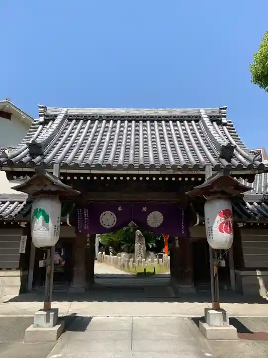 了徳院の山門・神門