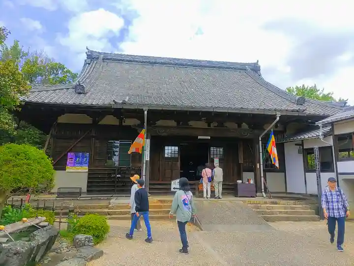 無量寿寺の本殿・本堂