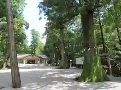 頭之宮四方神社の建物その他