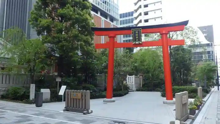 福徳神社(芽吹稲荷)の鳥居