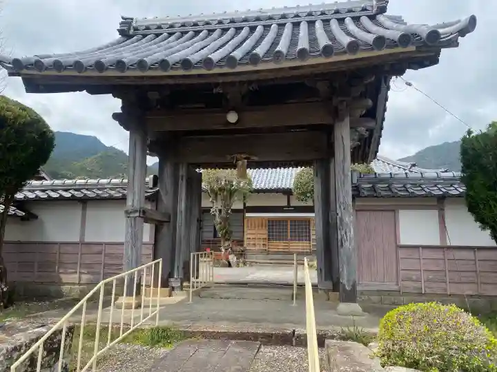 大仙寺の{uncategorized: "未分類", other: "その他", undefined: "問題あり", building: "その他建物", grave: "お墓", sacred_gate: "鳥居", guardian: "狛犬", statue: "像", buddha: "仏像", history: "歴史", nature: "自然", garden: "庭園", animal: "動物", pagoda: "塔", temizu: "手水舎", mountain_gate: "山門・神門", sanctuary: "本殿・本堂", subordinate: "末社・摂社", art: "芸術", scenery: "景色", jizo: "地蔵", ema: "絵馬", goshuin: "御朱印", omikuji: "おみくじ", items: "授与品その他", amulet: "お守り", goshuincho: "御朱印帳", eats: "食事", festival: "お祭り", votive_dance: "神楽", shichigosan: "七五三参", wedding: "結婚式", experience: "体験その他", initially: "初詣", around: "周辺", anti_infection: "感染症対策"}