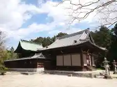 八剣神社の本殿