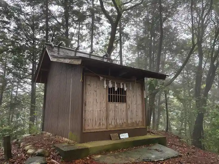 弟富士浅間神社の{uncategorized: "未分類", other: "その他", undefined: "問題あり", building: "その他建物", grave: "お墓", sacred_gate: "鳥居", guardian: "狛犬", statue: "像", buddha: "仏像", history: "歴史", nature: "自然", garden: "庭園", animal: "動物", pagoda: "塔", temizu: "手水舎", mountain_gate: "山門・神門", sanctuary: "本殿・本堂", subordinate: "末社・摂社", art: "芸術", scenery: "景色", jizo: "地蔵", ema: "絵馬", goshuin: "御朱印", omikuji: "おみくじ", items: "授与品その他", amulet: "お守り", goshuincho: "御朱印帳", eats: "食事", festival: "お祭り", votive_dance: "神楽", shichigosan: "七五三参", wedding: "結婚式", experience: "体験その他", initially: "初詣", around: "周辺", anti_infection: "感染症対策"}