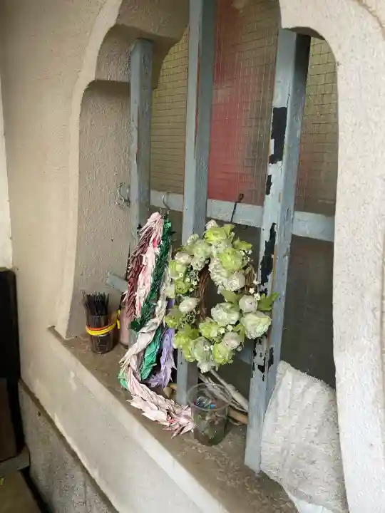 縁結び子育地蔵尊の{uncategorized: "未分類", other: "その他", undefined: "問題あり", building: "その他建物", grave: "お墓", sacred_gate: "鳥居", guardian: "狛犬", statue: "像", buddha: "仏像", history: "歴史", nature: "自然", garden: "庭園", animal: "動物", pagoda: "塔", temizu: "手水舎", mountain_gate: "山門・神門", sanctuary: "本殿・本堂", subordinate: "末社・摂社", art: "芸術", scenery: "景色", jizo: "地蔵", ema: "絵馬", goshuin: "御朱印", omikuji: "おみくじ", items: "授与品その他", amulet: "お守り", goshuincho: "御朱印帳", eats: "食事", festival: "お祭り", votive_dance: "神楽", shichigosan: "七五三参", wedding: "結婚式", experience: "体験その他", initially: "初詣", around: "周辺", anti_infection: "感染症対策"}