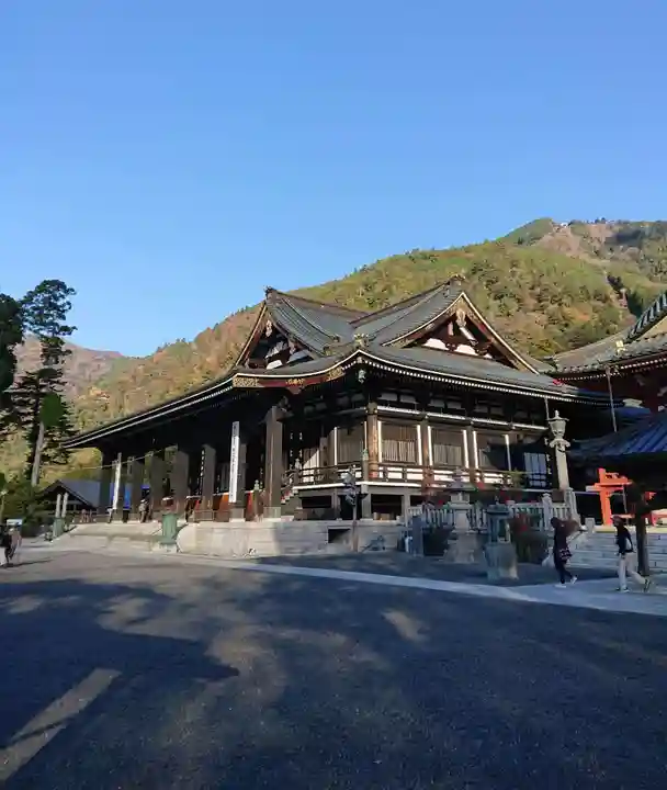 久遠寺の本殿・本堂