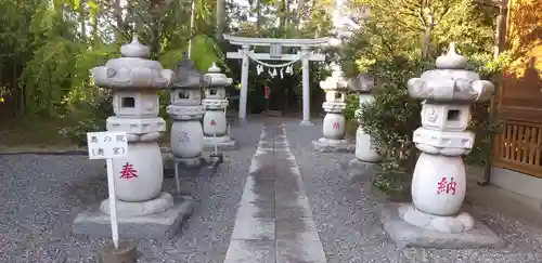 三軒地稲荷神社の鳥居