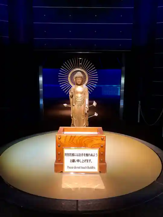 東本願寺本廟 牛久浄苑(牛久大仏)の仏像