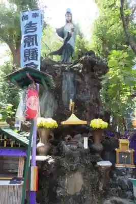 吉原弁財天本宮（吉原神社奥宮）の像
