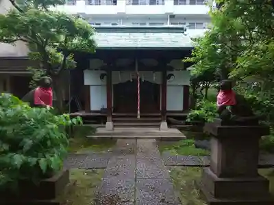於岩稲荷田宮神社の本殿・本堂