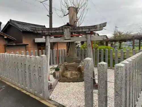 満願寺の{uncategorized: "未分類", other: "その他", undefined: "問題あり", building: "その他建物", grave: "お墓", sacred_gate: "鳥居", guardian: "狛犬", statue: "像", buddha: "仏像", history: "歴史", nature: "自然", garden: "庭園", animal: "動物", pagoda: "塔", temizu: "手水舎", mountain_gate: "山門・神門", sanctuary: "本殿・本堂", subordinate: "末社・摂社", art: "芸術", scenery: "景色", jizo: "地蔵", ema: "絵馬", goshuin: "御朱印", omikuji: "おみくじ", items: "授与品その他", amulet: "お守り", goshuincho: "御朱印帳", eats: "食事", festival: "お祭り", votive_dance: "神楽", shichigosan: "七五三参", wedding: "結婚式", experience: "体験その他", initially: "初詣", around: "周辺", anti_infection: "感染症対策"}