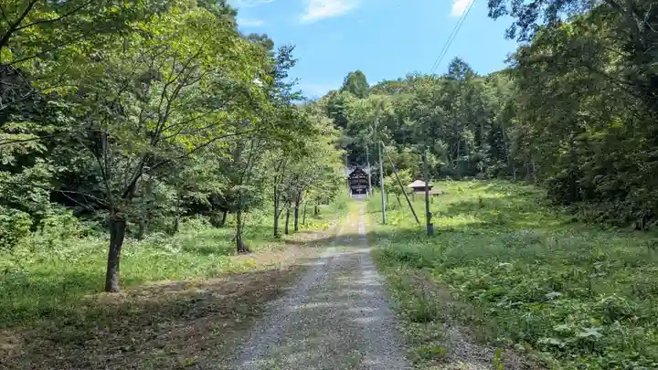 忠類神社の庭園