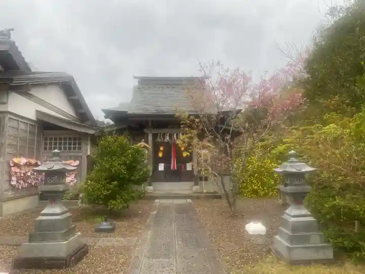櫻井子安神社の{uncategorized: "未分類", other: "その他", undefined: "問題あり", building: "その他建物", grave: "お墓", sacred_gate: "鳥居", guardian: "狛犬", statue: "像", buddha: "仏像", history: "歴史", nature: "自然", garden: "庭園", animal: "動物", pagoda: "塔", temizu: "手水舎", mountain_gate: "山門・神門", sanctuary: "本殿・本堂", subordinate: "末社・摂社", art: "芸術", scenery: "景色", jizo: "地蔵", ema: "絵馬", goshuin: "御朱印", omikuji: "おみくじ", items: "授与品その他", amulet: "お守り", goshuincho: "御朱印帳", eats: "食事", festival: "お祭り", votive_dance: "神楽", shichigosan: "七五三参", wedding: "結婚式", experience: "体験その他", initially: "初詣", around: "周辺", anti_infection: "感染症対策"}