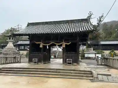 吉備津彦神社の山門・神門