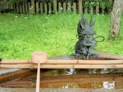 湯泉神社の手水舎