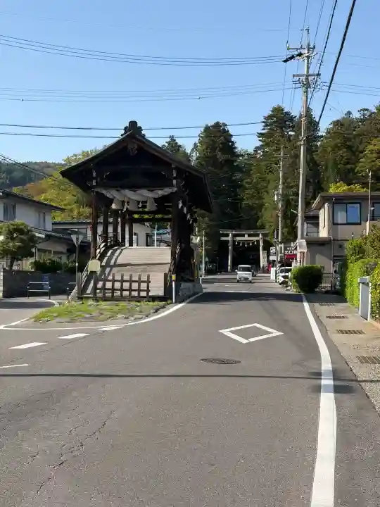 諏訪大社下社春宮の{uncategorized: "未分類", other: "その他", undefined: "問題あり", building: "その他建物", grave: "お墓", sacred_gate: "鳥居", guardian: "狛犬", statue: "像", buddha: "仏像", history: "歴史", nature: "自然", garden: "庭園", animal: "動物", pagoda: "塔", temizu: "手水舎", mountain_gate: "山門・神門", sanctuary: "本殿・本堂", subordinate: "末社・摂社", art: "芸術", scenery: "景色", jizo: "地蔵", ema: "絵馬", goshuin: "御朱印", omikuji: "おみくじ", items: "授与品その他", amulet: "お守り", goshuincho: "御朱印帳", eats: "食事", festival: "お祭り", votive_dance: "神楽", shichigosan: "七五三参", wedding: "結婚式", experience: "体験その他", initially: "初詣", around: "周辺", anti_infection: "感染症対策"}
