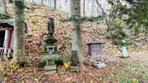 水神龍王神社の像