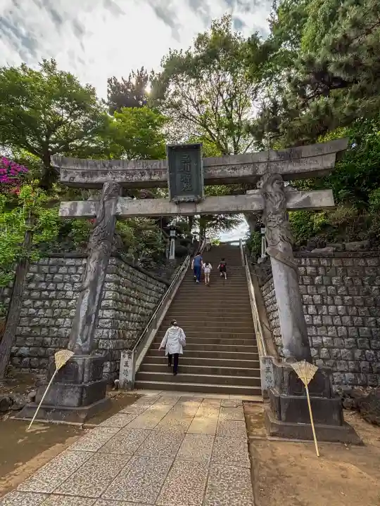 品川神社の{uncategorized: "未分類", other: "その他", undefined: "問題あり", building: "その他建物", grave: "お墓", sacred_gate: "鳥居", guardian: "狛犬", statue: "像", buddha: "仏像", history: "歴史", nature: "自然", garden: "庭園", animal: "動物", pagoda: "塔", temizu: "手水舎", mountain_gate: "山門・神門", sanctuary: "本殿・本堂", subordinate: "末社・摂社", art: "芸術", scenery: "景色", jizo: "地蔵", ema: "絵馬", goshuin: "御朱印", omikuji: "おみくじ", items: "授与品その他", amulet: "お守り", goshuincho: "御朱印帳", eats: "食事", festival: "お祭り", votive_dance: "神楽", shichigosan: "七五三参", wedding: "結婚式", experience: "体験その他", initially: "初詣", around: "周辺", anti_infection: "感染症対策"}
