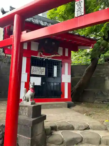 宝玉稲荷神社の{uncategorized: "未分類", other: "その他", undefined: "問題あり", building: "その他建物", grave: "お墓", sacred_gate: "鳥居", guardian: "狛犬", statue: "像", buddha: "仏像", history: "歴史", nature: "自然", garden: "庭園", animal: "動物", pagoda: "塔", temizu: "手水舎", mountain_gate: "山門・神門", sanctuary: "本殿・本堂", subordinate: "末社・摂社", art: "芸術", scenery: "景色", jizo: "地蔵", ema: "絵馬", goshuin: "御朱印", omikuji: "おみくじ", items: "授与品その他", amulet: "お守り", goshuincho: "御朱印帳", eats: "食事", festival: "お祭り", votive_dance: "神楽", shichigosan: "七五三参", wedding: "結婚式", experience: "体験その他", initially: "初詣", around: "周辺", anti_infection: "感染症対策"}