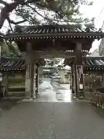 誕生寺の山門・神門