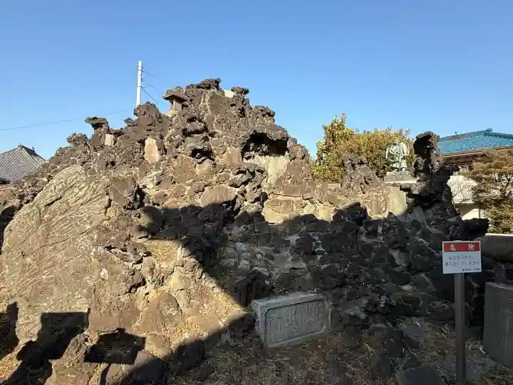 豊受神社の{uncategorized: "未分類", other: "その他", undefined: "問題あり", building: "その他建物", grave: "お墓", sacred_gate: "鳥居", guardian: "狛犬", statue: "像", buddha: "仏像", history: "歴史", nature: "自然", garden: "庭園", animal: "動物", pagoda: "塔", temizu: "手水舎", mountain_gate: "山門・神門", sanctuary: "本殿・本堂", subordinate: "末社・摂社", art: "芸術", scenery: "景色", jizo: "地蔵", ema: "絵馬", goshuin: "御朱印", omikuji: "おみくじ", items: "授与品その他", amulet: "お守り", goshuincho: "御朱印帳", eats: "食事", festival: "お祭り", votive_dance: "神楽", shichigosan: "七五三参", wedding: "結婚式", experience: "体験その他", initially: "初詣", around: "周辺", anti_infection: "感染症対策"}