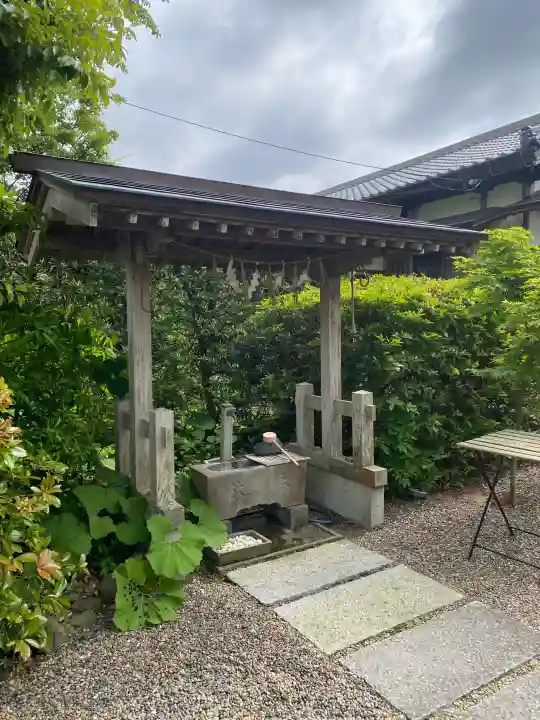 櫻井子安神社の{uncategorized: "未分類", other: "その他", undefined: "問題あり", building: "その他建物", grave: "お墓", sacred_gate: "鳥居", guardian: "狛犬", statue: "像", buddha: "仏像", history: "歴史", nature: "自然", garden: "庭園", animal: "動物", pagoda: "塔", temizu: "手水舎", mountain_gate: "山門・神門", sanctuary: "本殿・本堂", subordinate: "末社・摂社", art: "芸術", scenery: "景色", jizo: "地蔵", ema: "絵馬", goshuin: "御朱印", omikuji: "おみくじ", items: "授与品その他", amulet: "お守り", goshuincho: "御朱印帳", eats: "食事", festival: "お祭り", votive_dance: "神楽", shichigosan: "七五三参", wedding: "結婚式", experience: "体験その他", initially: "初詣", around: "周辺", anti_infection: "感染症対策"}