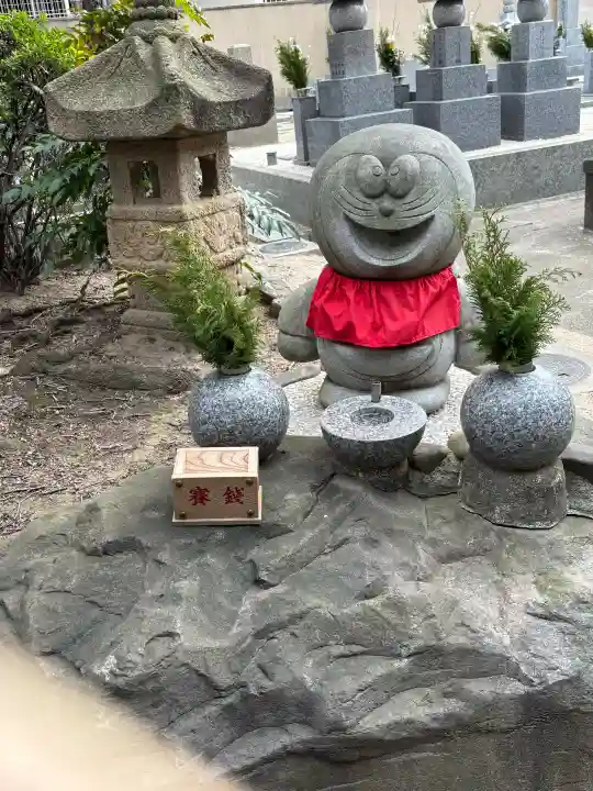 真光院の{uncategorized: "未分類", other: "その他", undefined: "問題あり", building: "その他建物", grave: "お墓", sacred_gate: "鳥居", guardian: "狛犬", statue: "像", buddha: "仏像", history: "歴史", nature: "自然", garden: "庭園", animal: "動物", pagoda: "塔", temizu: "手水舎", mountain_gate: "山門・神門", sanctuary: "本殿・本堂", subordinate: "末社・摂社", art: "芸術", scenery: "景色", jizo: "地蔵", ema: "絵馬", goshuin: "御朱印", omikuji: "おみくじ", items: "授与品その他", amulet: "お守り", goshuincho: "御朱印帳", eats: "食事", festival: "お祭り", votive_dance: "神楽", shichigosan: "七五三参", wedding: "結婚式", experience: "体験その他", initially: "初詣", around: "周辺", anti_infection: "感染症対策"}