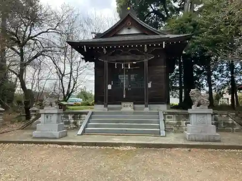左馬神社の{uncategorized: "未分類", other: "その他", undefined: "問題あり", building: "その他建物", grave: "お墓", sacred_gate: "鳥居", guardian: "狛犬", statue: "像", buddha: "仏像", history: "歴史", nature: "自然", garden: "庭園", animal: "動物", pagoda: "塔", temizu: "手水舎", mountain_gate: "山門・神門", sanctuary: "本殿・本堂", subordinate: "末社・摂社", art: "芸術", scenery: "景色", jizo: "地蔵", ema: "絵馬", goshuin: "御朱印", omikuji: "おみくじ", items: "授与品その他", amulet: "お守り", goshuincho: "御朱印帳", eats: "食事", festival: "お祭り", votive_dance: "神楽", shichigosan: "七五三参", wedding: "結婚式", experience: "体験その他", initially: "初詣", around: "周辺", anti_infection: "感染症対策"}