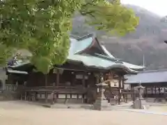 糸碕神社の本殿