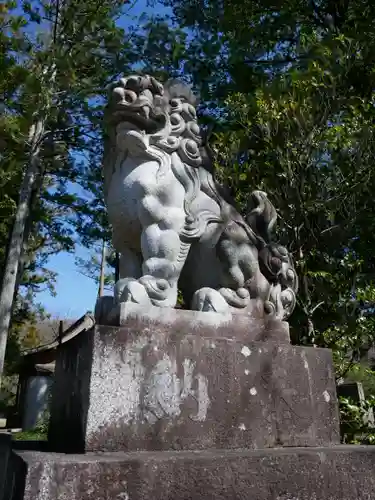 山梨縣護國神社の狛犬