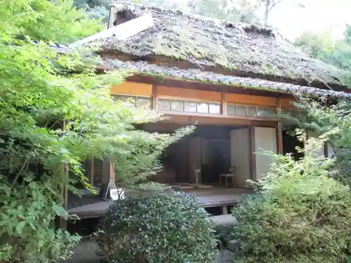 滝口寺の山門