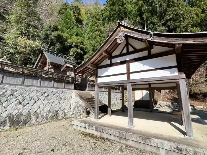 白岩神社の{uncategorized: "未分類", other: "その他", undefined: "問題あり", building: "その他建物", grave: "お墓", sacred_gate: "鳥居", guardian: "狛犬", statue: "像", buddha: "仏像", history: "歴史", nature: "自然", garden: "庭園", animal: "動物", pagoda: "塔", temizu: "手水舎", mountain_gate: "山門・神門", sanctuary: "本殿・本堂", subordinate: "末社・摂社", art: "芸術", scenery: "景色", jizo: "地蔵", ema: "絵馬", goshuin: "御朱印", omikuji: "おみくじ", items: "授与品その他", amulet: "お守り", goshuincho: "御朱印帳", eats: "食事", festival: "お祭り", votive_dance: "神楽", shichigosan: "七五三参", wedding: "結婚式", experience: "体験その他", initially: "初詣", around: "周辺", anti_infection: "感染症対策"}