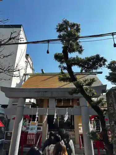 皆中稲荷神社の{uncategorized: "未分類", other: "その他", undefined: "問題あり", building: "その他建物", grave: "お墓", sacred_gate: "鳥居", guardian: "狛犬", statue: "像", buddha: "仏像", history: "歴史", nature: "自然", garden: "庭園", animal: "動物", pagoda: "塔", temizu: "手水舎", mountain_gate: "山門・神門", sanctuary: "本殿・本堂", subordinate: "末社・摂社", art: "芸術", scenery: "景色", jizo: "地蔵", ema: "絵馬", goshuin: "御朱印", omikuji: "おみくじ", items: "授与品その他", amulet: "お守り", goshuincho: "御朱印帳", eats: "食事", festival: "お祭り", votive_dance: "神楽", shichigosan: "七五三参", wedding: "結婚式", experience: "体験その他", initially: "初詣", around: "周辺", anti_infection: "感染症対策"}
