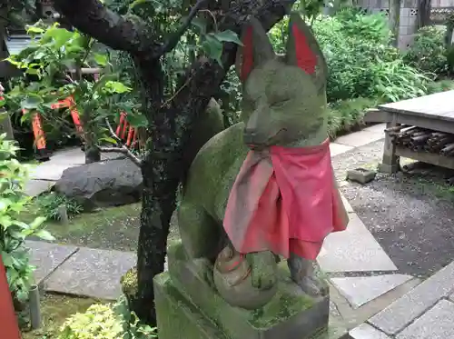 四谷於岩稲荷田宮神社の狛犬