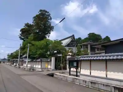 超勝寺（西超勝寺）の{uncategorized: "未分類", other: "その他", undefined: "問題あり", building: "その他建物", grave: "お墓", sacred_gate: "鳥居", guardian: "狛犬", statue: "像", buddha: "仏像", history: "歴史", nature: "自然", garden: "庭園", animal: "動物", pagoda: "塔", temizu: "手水舎", mountain_gate: "山門・神門", sanctuary: "本殿・本堂", subordinate: "末社・摂社", art: "芸術", scenery: "景色", jizo: "地蔵", ema: "絵馬", goshuin: "御朱印", omikuji: "おみくじ", items: "授与品その他", amulet: "お守り", goshuincho: "御朱印帳", eats: "食事", festival: "お祭り", votive_dance: "神楽", shichigosan: "七五三参", wedding: "結婚式", experience: "体験その他", initially: "初詣", around: "周辺", anti_infection: "感染症対策"}