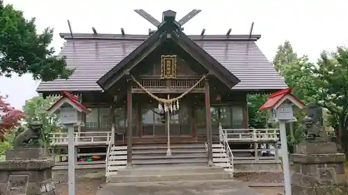 納内神社の本殿