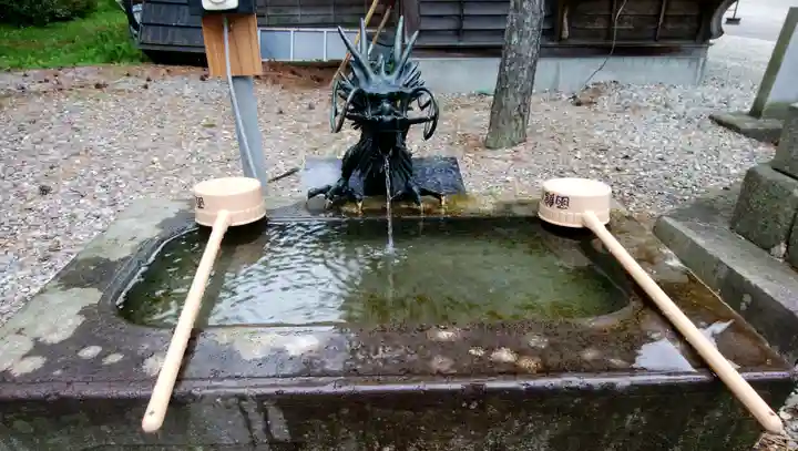 鶴若稲荷神社の手水舎